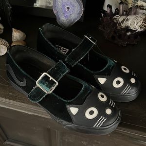TUK Kitty Green Velvet Mary Jane Shoes